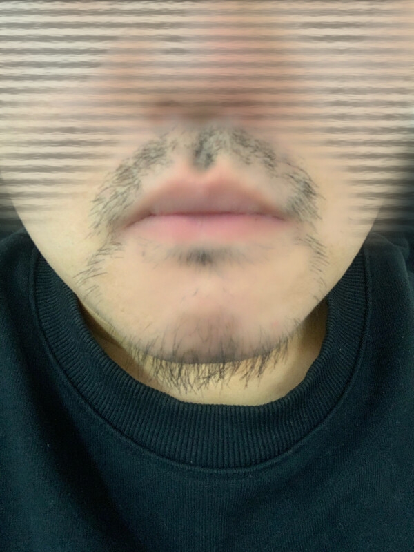 最近髭を生やしています（何となく）