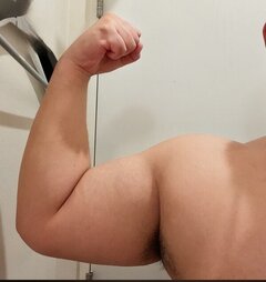 腕トレ終わり💪
