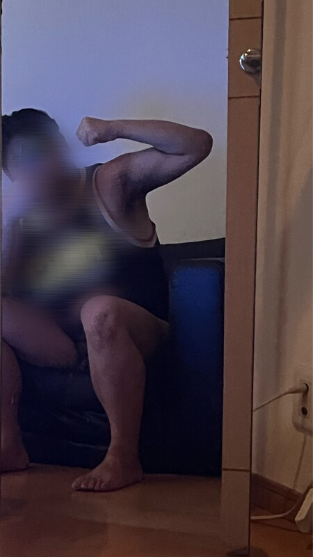 桐生の体に触れてみませんか？