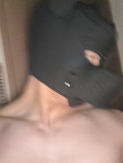 犬マスクプレイ？