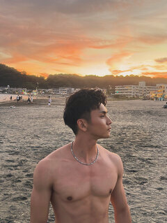 今日出勤してます！