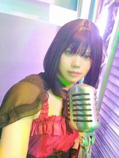 yさんおもちゃと口紅